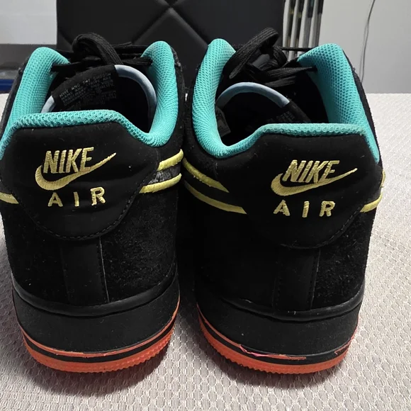 Nike Black and Teal Sneakers - Picture 4 of 7